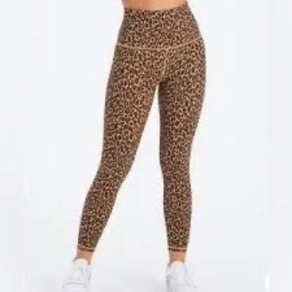 Fabletics Define Powerhold ultra 7/8 High-rise legging.